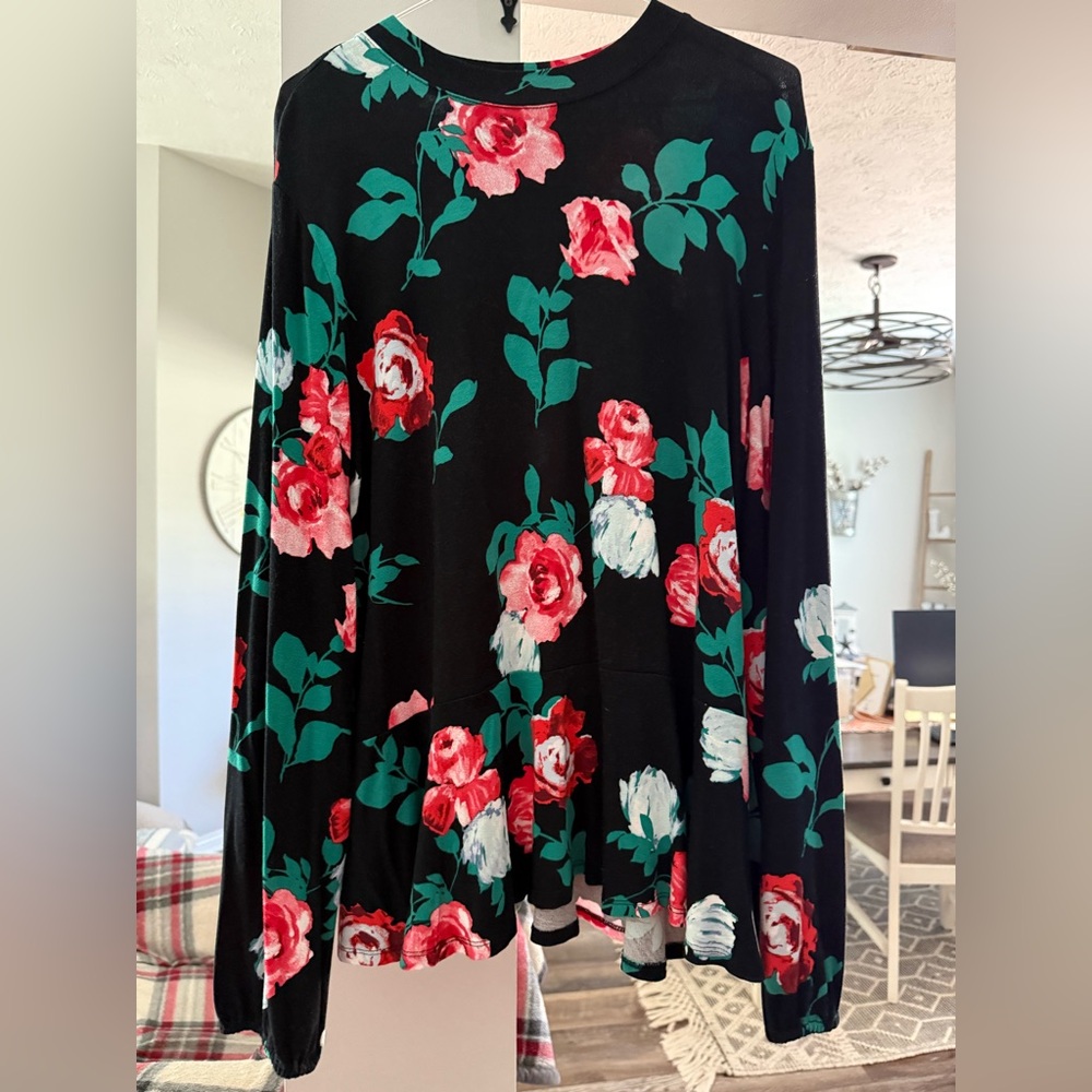 Apt. 9 Black Floral Long Sleeve Top